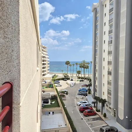 Aloha Salinas Beach, Primera Linea